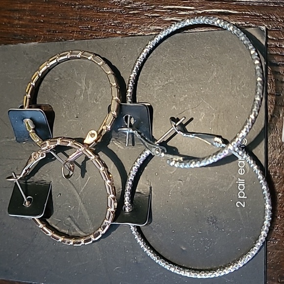 Hoops studs earring bundle all New with Tag gold and silver tone small and large - Picture 2 of 7